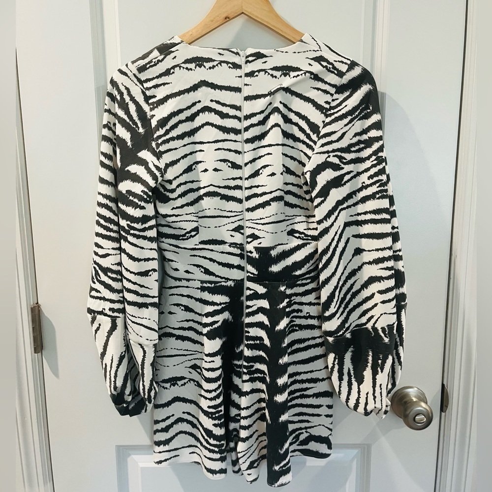 ASOS White Tiger Print Dress with Full Sleeve - Picture 4 of 4